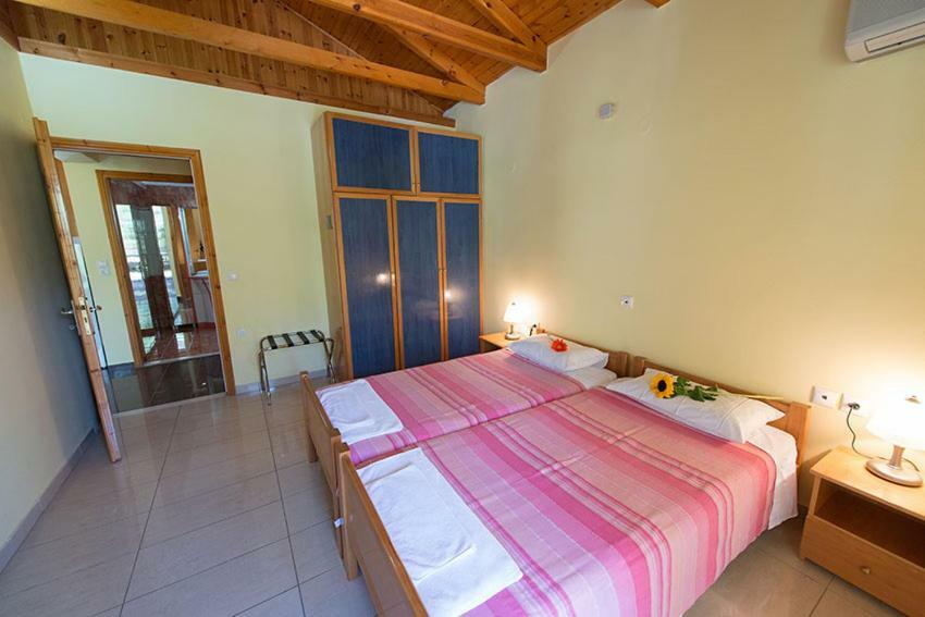 Ilios Hotel & Villas Yénion Eksteriør bilde
