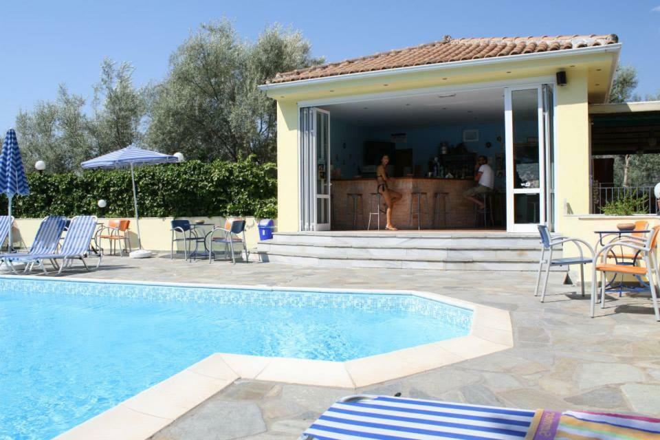Ilios Hotel & Villas Yénion Eksteriør bilde